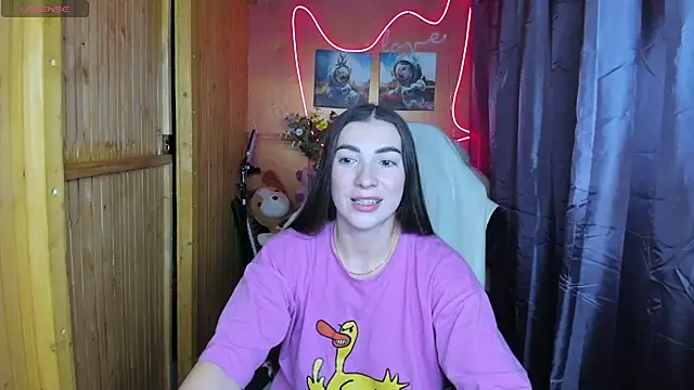 Snapshot of Fiery_Brunette_ chatting on January 4, 2025, 5:58 am Fiery Brunette  online show from January 4, 2025, 5:58 am