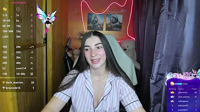 Snapshot of Fiery_Brunette_ chatting on January 5, 2025, 5:30 pm Fiery Brunette  online show from January 5, 2025, 5:30 pm