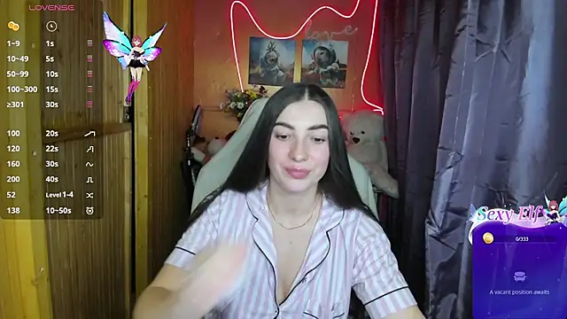 Snapshot of Fiery_Brunette_ chatting on January 7, 2025, 10:30 pm Fiery Brunette  online show from January 7, 2025, 10:30 pm