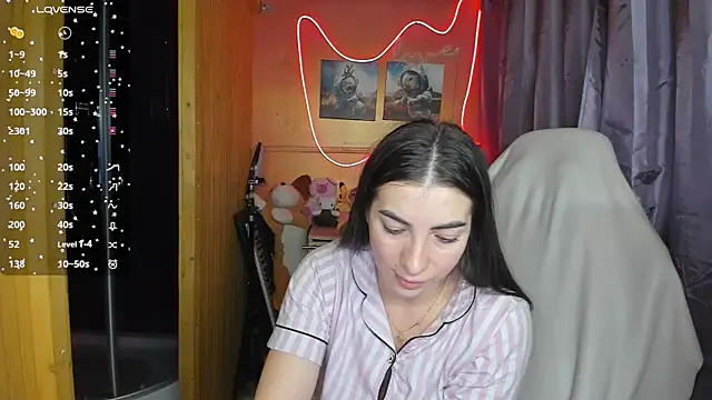 Snapshot of Fiery_Brunette_ chatting on March 1, 2025, 3:53 am Fiery Brunette  online show from March 1, 2025, 3:53 am