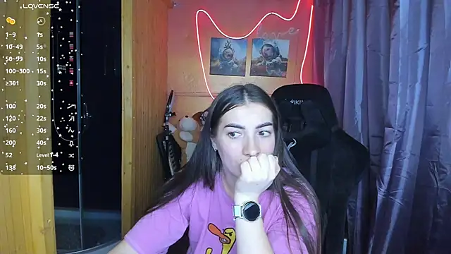 Snapshot of Fiery_Brunette_ chatting on March 7, 2025, 4:44 pm Fiery Brunette  online show from March 7, 2025, 4:44 pm