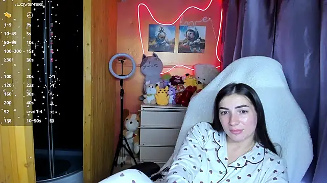 Snapshot of Fiery_Brunette_ chatting on September 21, 2025, 11:12 am Fiery Brunette  online show from September 21, 2025, 11:12 am