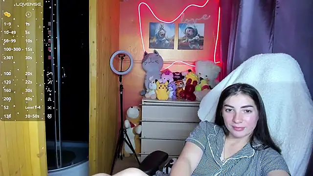 Snapshot of Fiery_Brunette_ chatting on October 13, 2025, 5:57 pm Fiery Brunette  online show from October 13, 2025, 5:57 pm