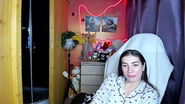 Fiery Brunette  online show from January 10, 2026, 9:00 am