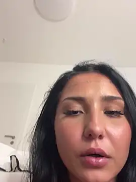 Coco-Love online show from February 22, 2025, 1:22 am