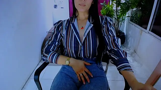 BitterMomXxx online show from September 26, 2025, 12:31 pm