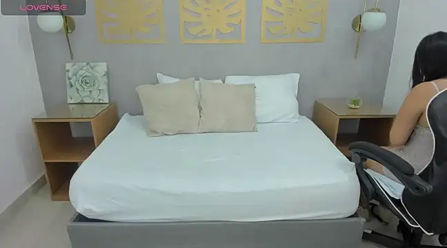 ayla13  online show from March 11, 2025, 7:36 pm