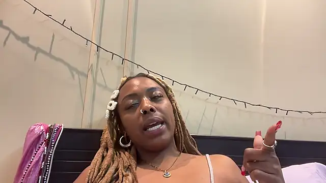 Snapshot of ChocolateCakeQueen chatting on January 16, 2025, 3:23 am ChocolateCakeQueen online show from January 16, 2025, 3:23 am