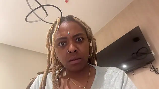Snapshot of ChocolateCakeQueen chatting on January 17, 2025, 3:12 am ChocolateCakeQueen online show from January 17, 2025, 3:12 am