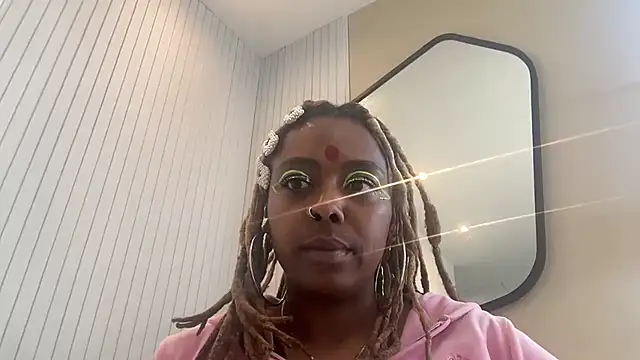 Snapshot of ChocolateCakeQueen chatting on January 19, 2025, 9:13 pm ChocolateCakeQueen online show from January 19, 2025, 9:13 pm