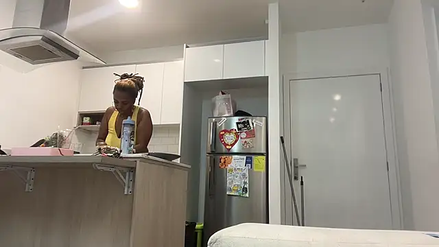 Snapshot of ChocolateCakeQueen chatting on January 28, 2025, 2:53 am ChocolateCakeQueen online show from January 28, 2025, 2:53 am