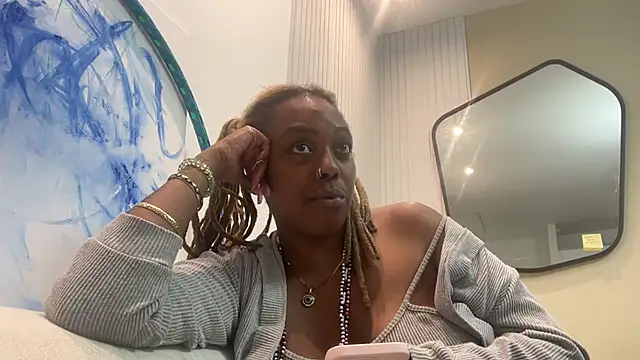 Snapshot of ChocolateCakeQueen chatting on February 6, 2025, 4:31 am ChocolateCakeQueen online show from February 6, 2025, 4:31 am