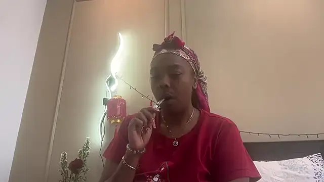 Snapshot of ChocolateCakeQueen chatting on February 18, 2025, 3:10 pm ChocolateCakeQueen online show from February 18, 2025, 3:10 pm