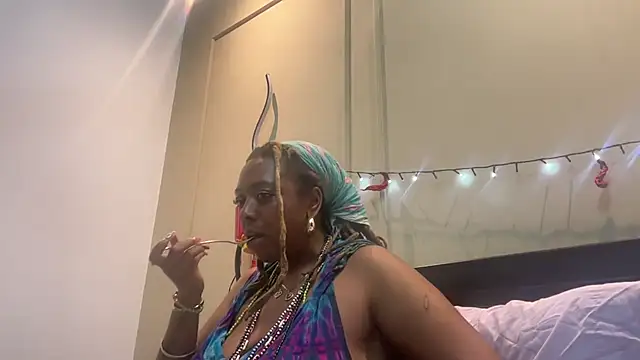 Snapshot of ChocolateCakeQueen chatting on February 26, 2025, 1:21 am ChocolateCakeQueen online show from February 26, 2025, 1:21 am