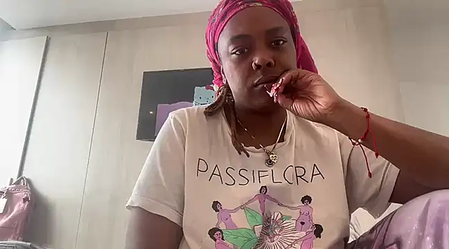 Snapshot of ChocolateCakeQueen chatting on March 16, 2025, 7:49 pm ChocolateCakeQueen online show from March 16, 2025, 7:49 pm
