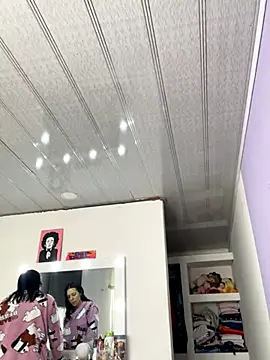 hannahb-e online show from September 26, 2025, 4:11 pm