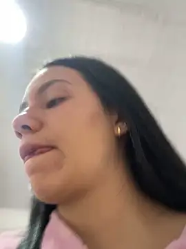 hannahb-e online show from October 3, 2025, 3:20 pm