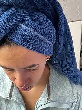 hannahb-e online show from April 2, 2026, 2:37 pm