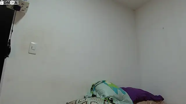 AlinaWoolf  online show from November 23, 2025, 3:06 am