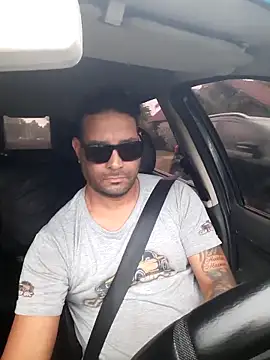 hecwil8 online show from November 5, 2025, 11:21 am