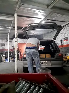 hecwil8 online show from November 8, 2025, 1:22 pm