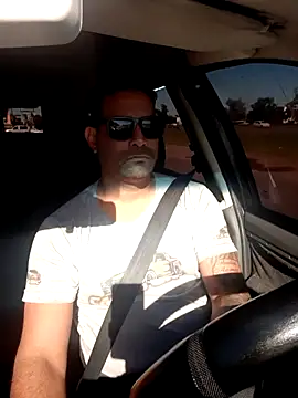 hecwil8 online show from November 14, 2025, 11:20 am