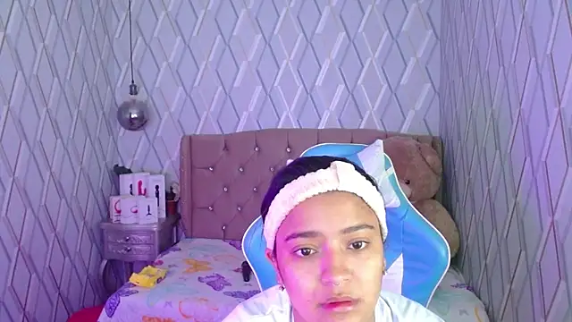 NicolleTaylor online show from February 16, 2025, 2:42 am