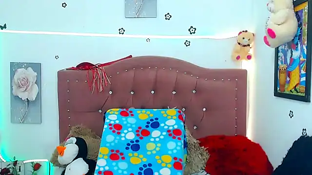 Snapshot of AngeDrty chatting on February 4, 2025, 9:20 pm AngeDrty online show from February 4, 2025, 9:20 pm