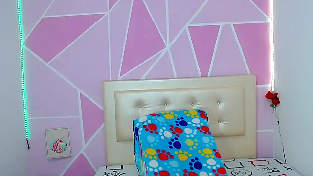 Snapshot of AngeDrty chatting on December 18, 2025, 12:27 am AngeDrty online show from December 18, 2025, 12:27 am