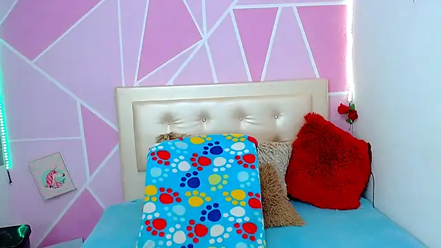 Snapshot of AngeDrty chatting on February 4, 2026, 6:52 am AngeDrty online show from February 4, 2026, 6:52 am