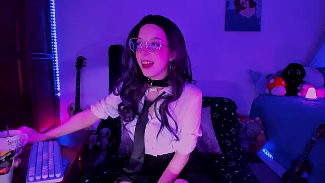 bluelen online show from March 7, 2025, 8:34 am