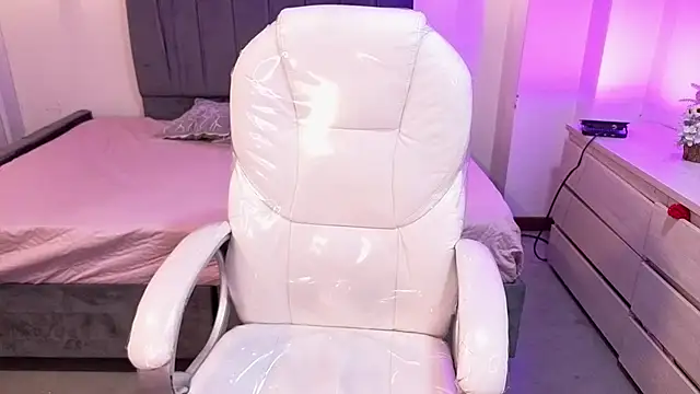 iam sofiia online show from February 15, 2026, 8:16 pm