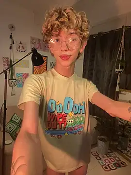 Snapshot of lyamthommpson chatting on February 7, 2026, 2:48 am lyamthommpson online show from February 7, 2026, 2:48 am