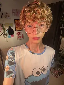 Snapshot of lyamthommpson chatting on February 9, 2026, 3:21 am lyamthommpson online show from February 9, 2026, 3:21 am