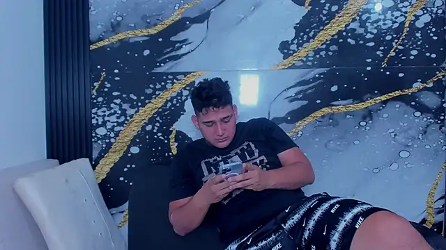 sweethot    online show from September 21, 2025, 2:19 pm