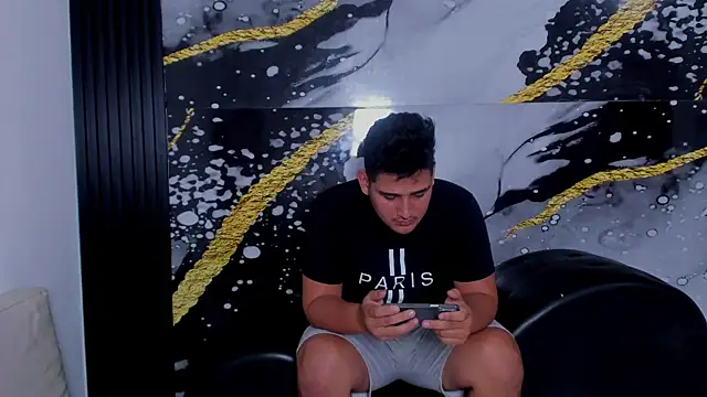 sweethot    online show from October 7, 2025, 3:04 am