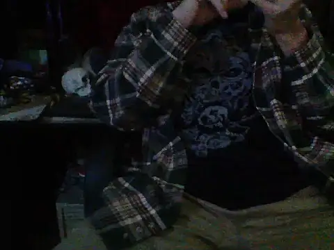 Snapshot of mrdemoncrowly chatting on October 15, 2025, 4:45 am mrdemoncrowly online show from October 15, 2025, 4:45 am