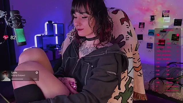 deadlysweet online show from October 31, 2025, 1:17 am