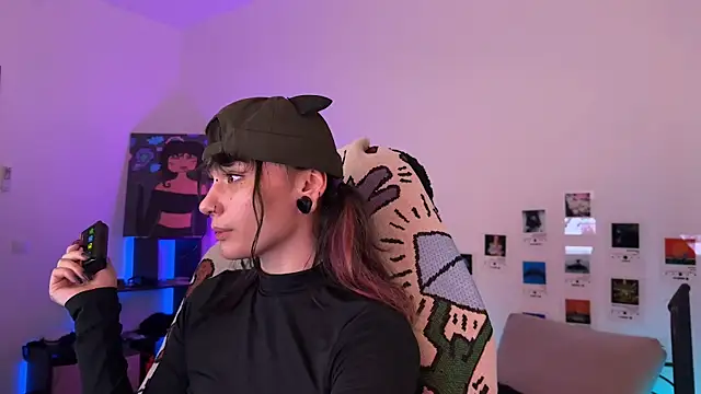 deadlysweet online show from May 24, 2026, 3:33 am
