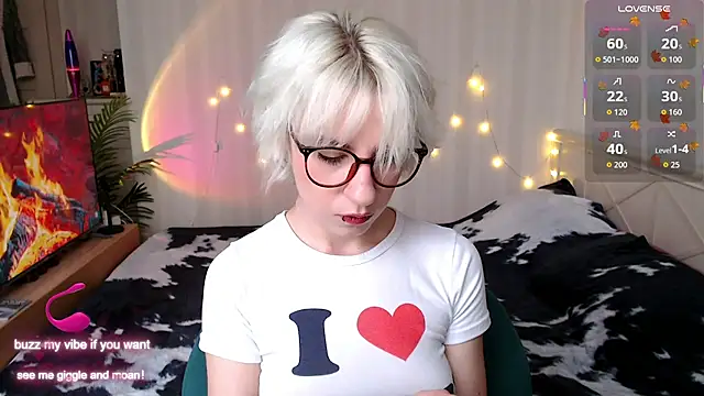  Moonlight t online show from November 24, 2025, 9:53 am