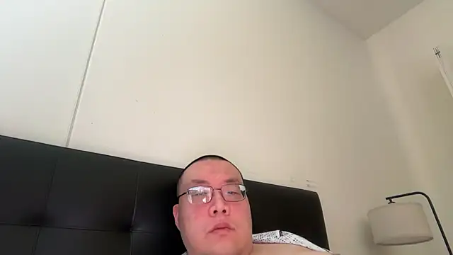 slaveasianboy online show from December 14, 2025, 2:00 pm