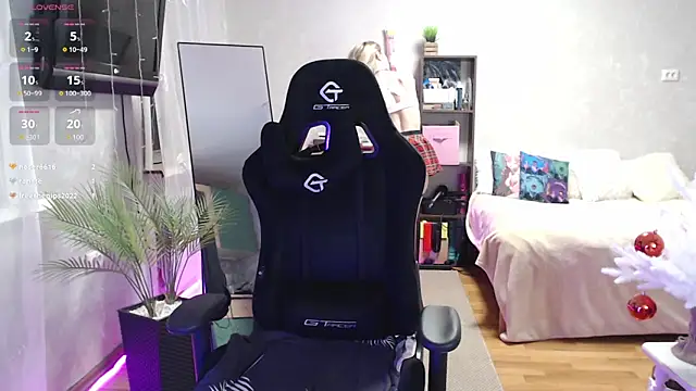 Snapshot of Little_Soph chatting on December 27, 2024, 12:07 am Little Soph online show from December 27, 2024, 12:07 am