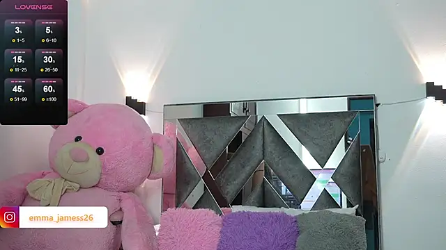 Emma jamess online show from September 21, 2025, 3:41 am