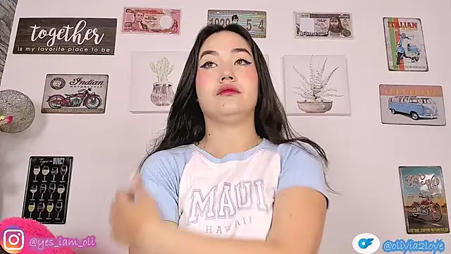 olivia22love online show from November 5, 2025, 12:05 pm