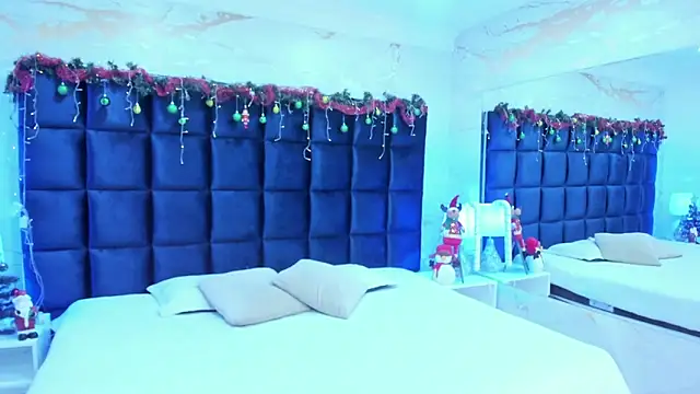 EVELIN MASON online show from December 15, 2025, 7:40 pm