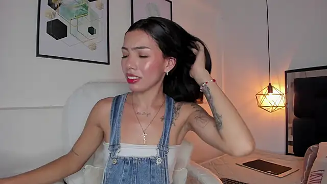 amysc online show from October 6, 2025, 1:41 pm