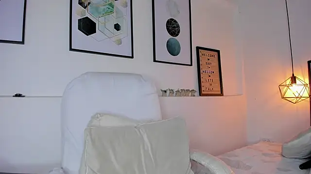 amysc online show from October 14, 2025, 1:45 pm