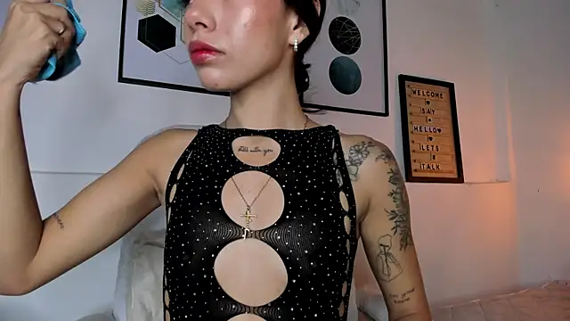 amysc online show from December 19, 2025, 11:28 am