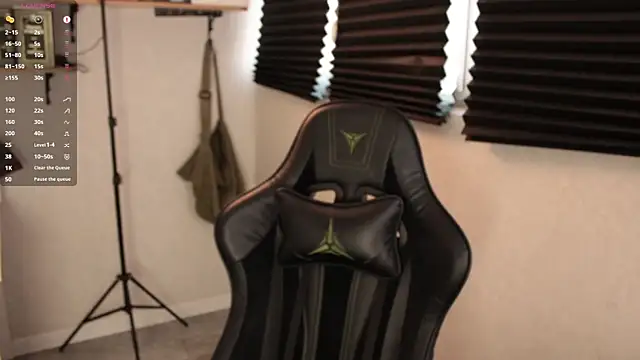 carthylovvve online show from March 18, 2025, 3:31 pm