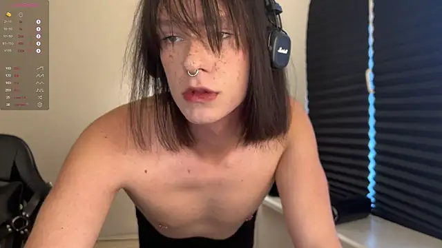 carthylovvve online show from September 17, 2025, 2:52 pm